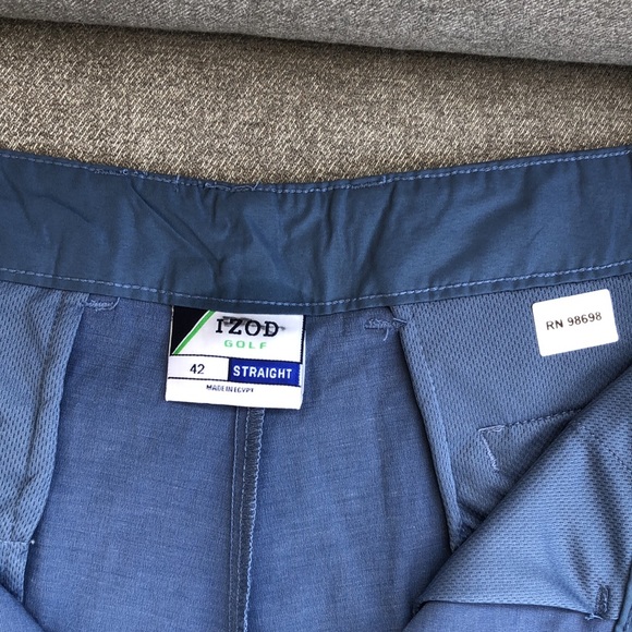 Brand new! - IZOD GOLF Straight Flat Front Golf Shorts w/ Stretch - Picture 3 of 8